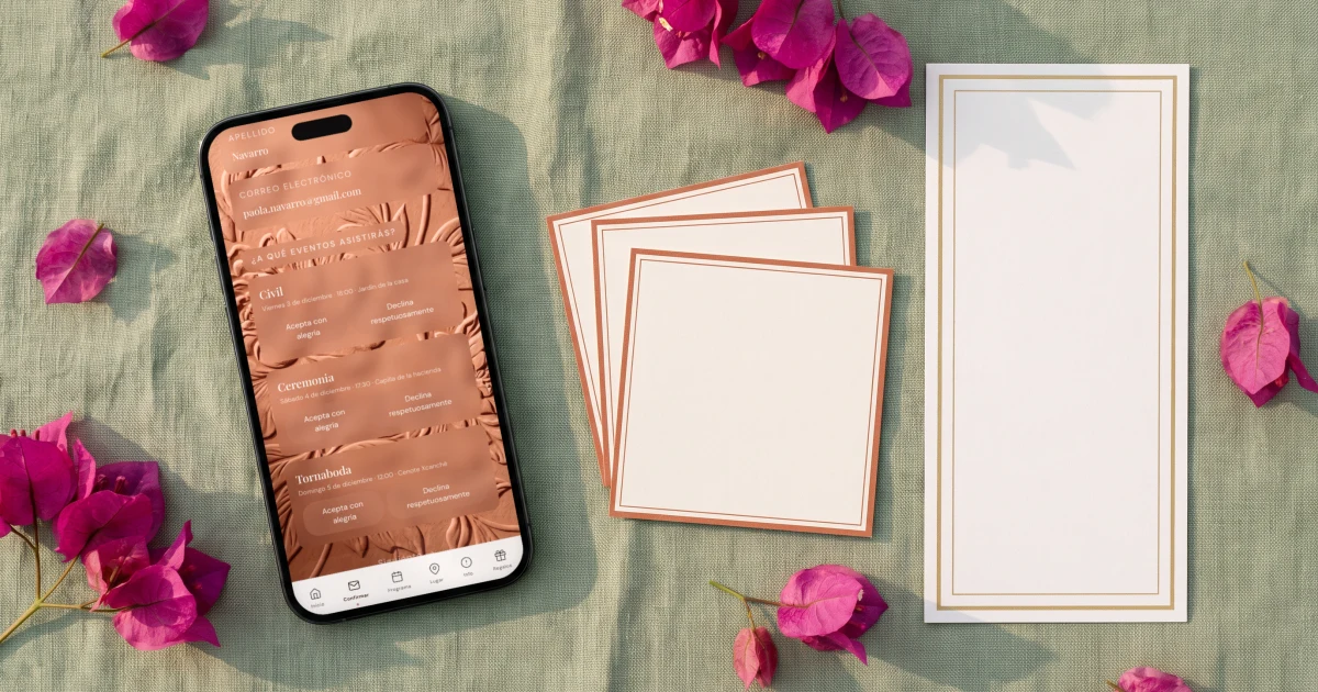 Mejor RSVP para boda con varios eventos: un teléfono muestra la confirmación por evento, civil, ceremonia y tornaboda, junto a tarjetas y bugambilias