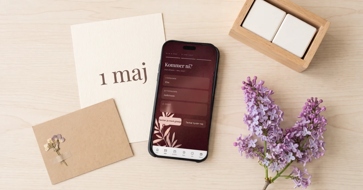 OSA bröllop: ett save the date-kort och ett kort med datumet 1 maj på ett skrivbord bredvid en mobil som visar OSA-formuläret med OSA senast 1 maj